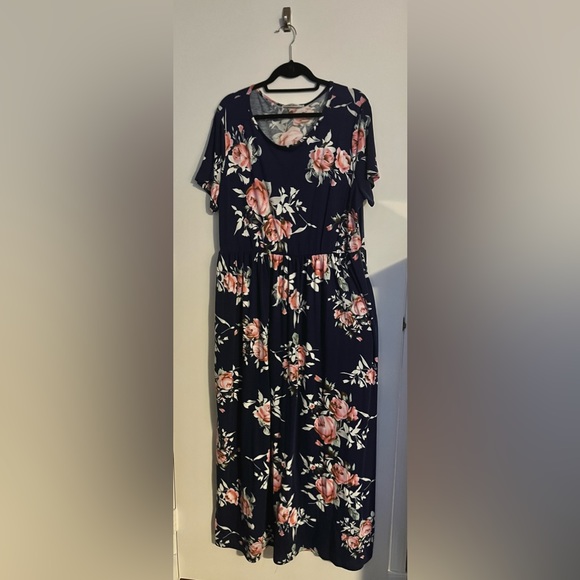 Floral maxi dress - Picture 1 of 2